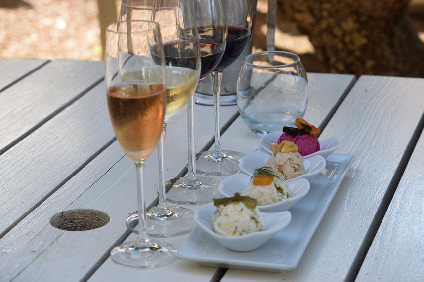 Wine to go with ice cream: an unforgettable taste experience